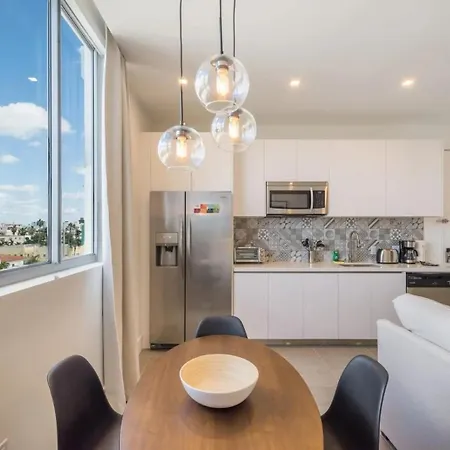 Modern 2Br In South Beach | 5 Min To Ocean | Comfort & Style